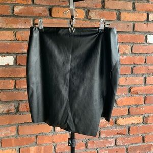 BooHoo Petite Mini Skirt 💎